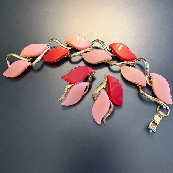 Unsigned Vintage Pink & Red Bracelet & Clip On Earrings Set - Picture 8 of 8